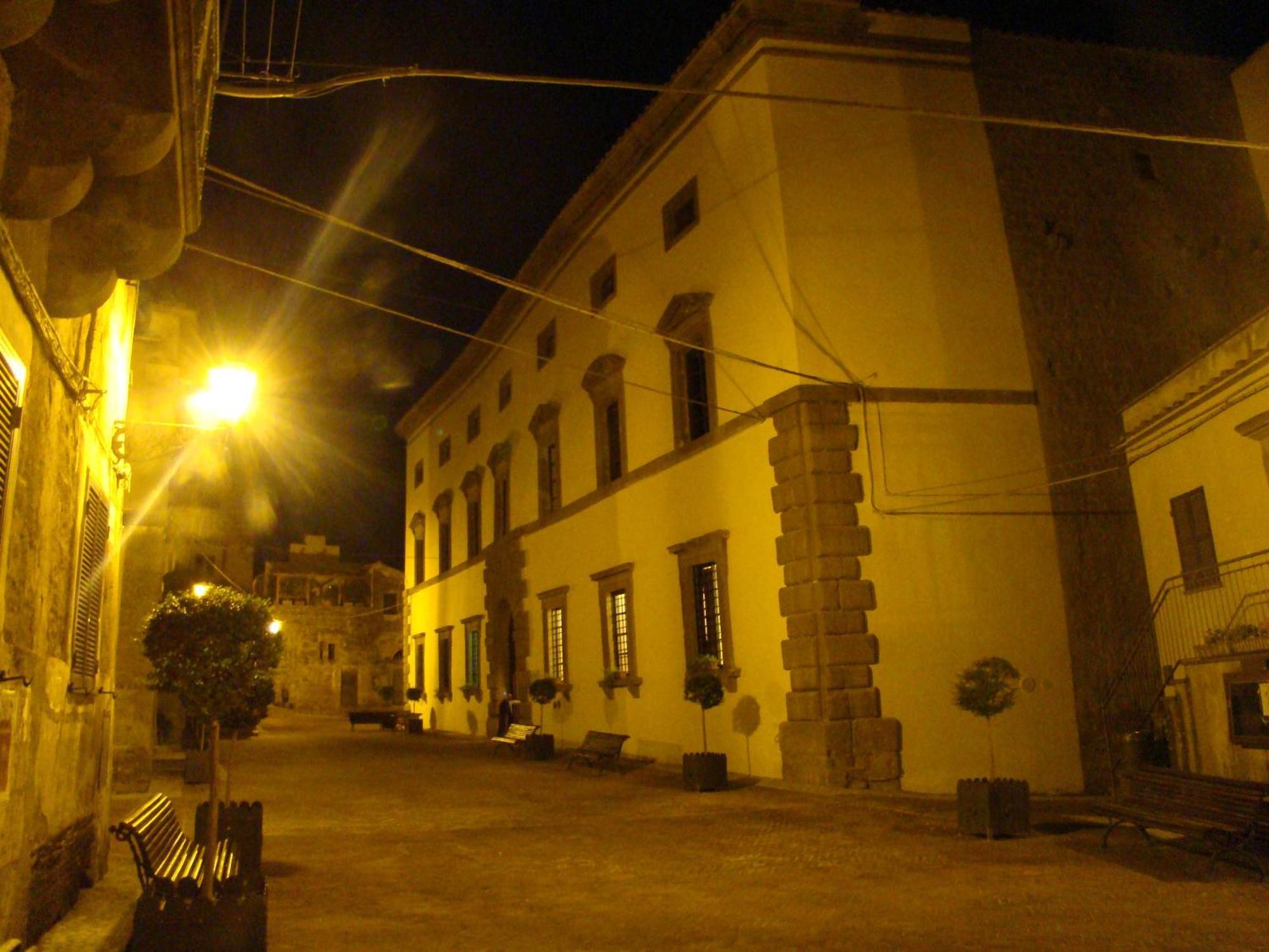 לינה וארוחת בוקר בומארזו Palazzo Orsini מראה חיצוני תמונה